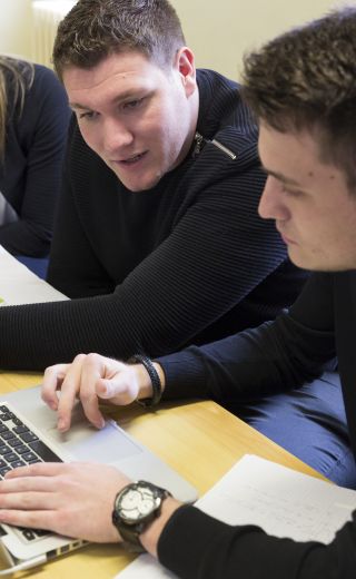 étudiants à l'UCO Laval : histoire, librairie, banque, assurances, info-com, Jeux vidéo, bâtiment, économie-gestion...